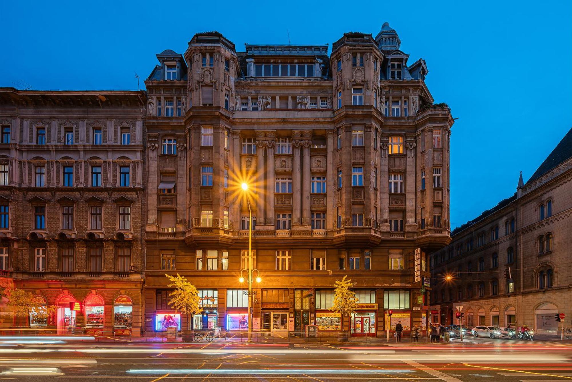 Classical Mini With A Modern Touch! * Budapest