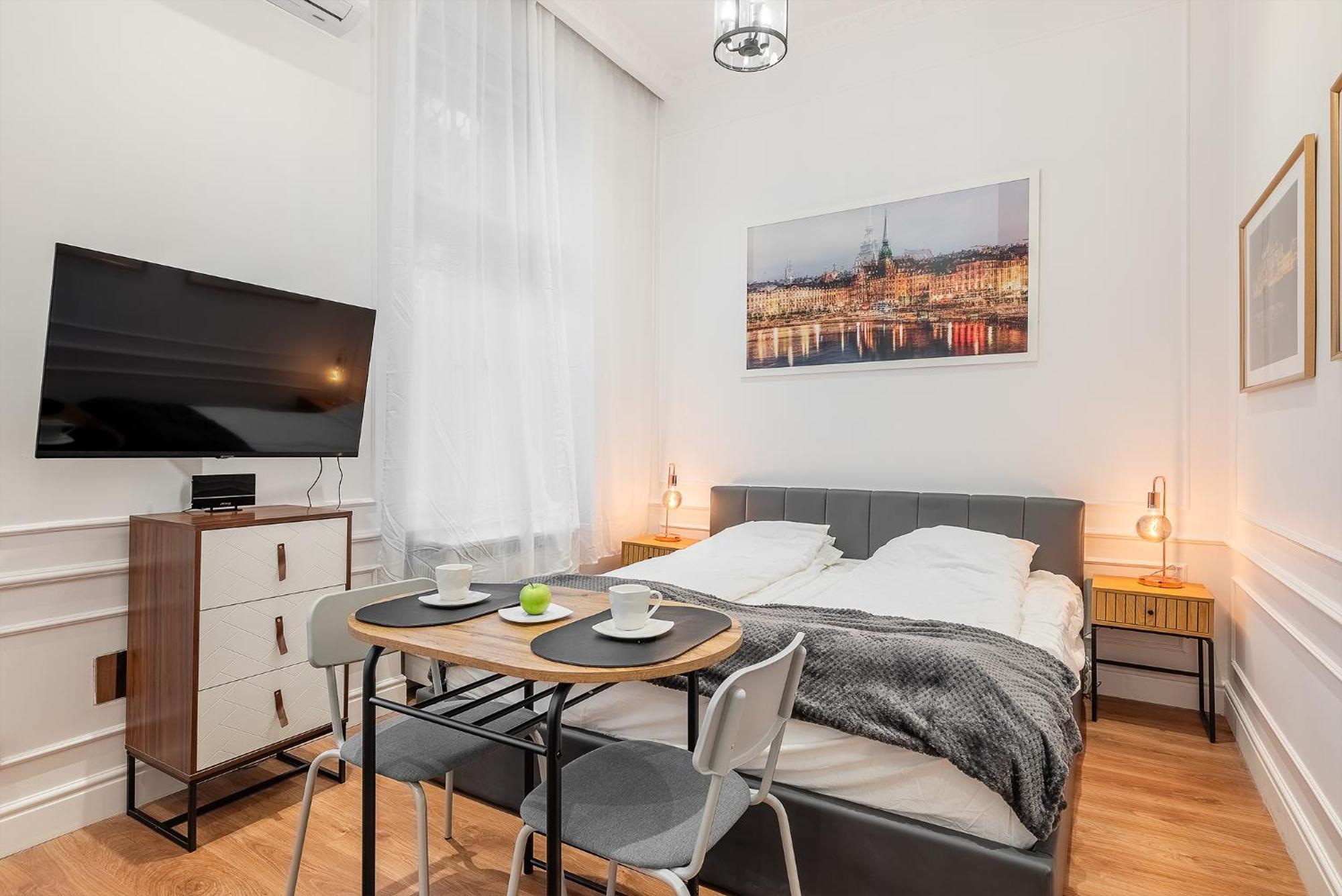 Apartment Classical Mini With A Modern Touch! *